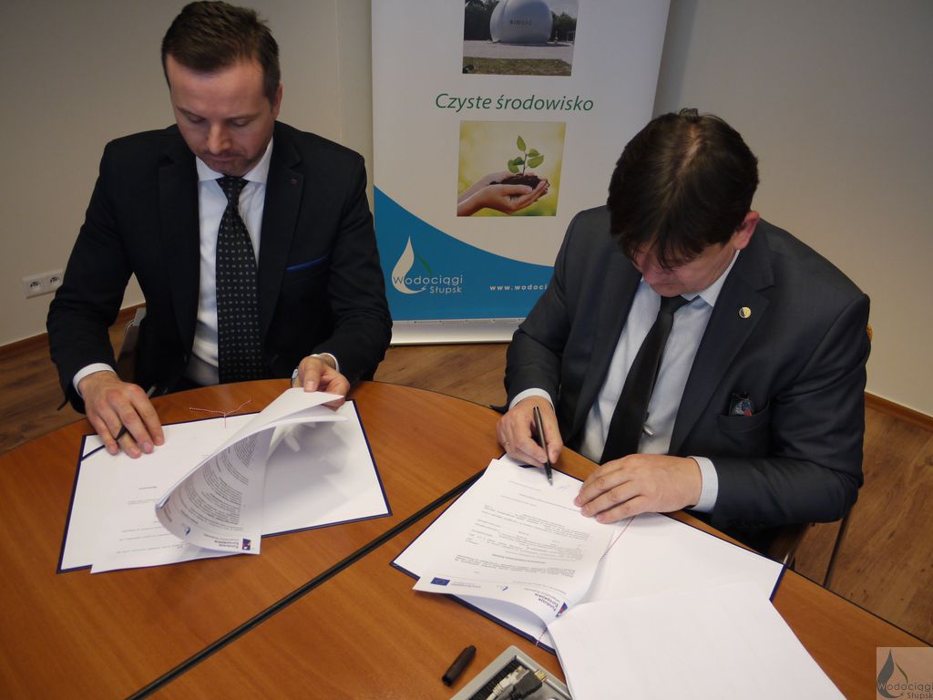 Podpisanie umowy na budowę instalacji suchej fermentacji perkolacyjnej